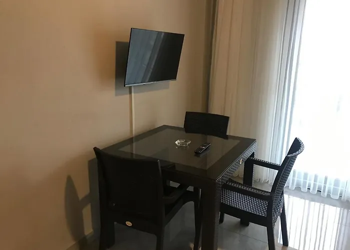 Golden Lake Aparts Aparthotel