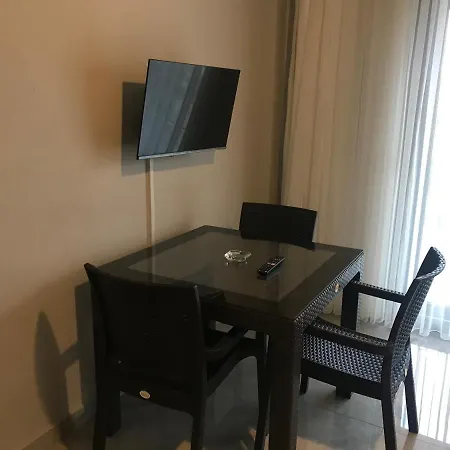 Golden Lake Aparts מלון דירות